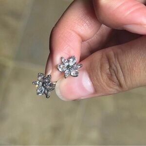 Pandora Sparkling Herbarium Cluster Stud Earrings